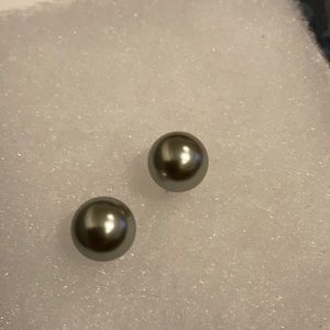 Grey Pearl Earrings